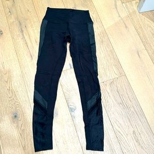 Alo yoga black leggings